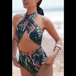 NWT FARM RIO FOLIAGE JUNGLE CUTOUT ONE-PIECE SWIMSUIT